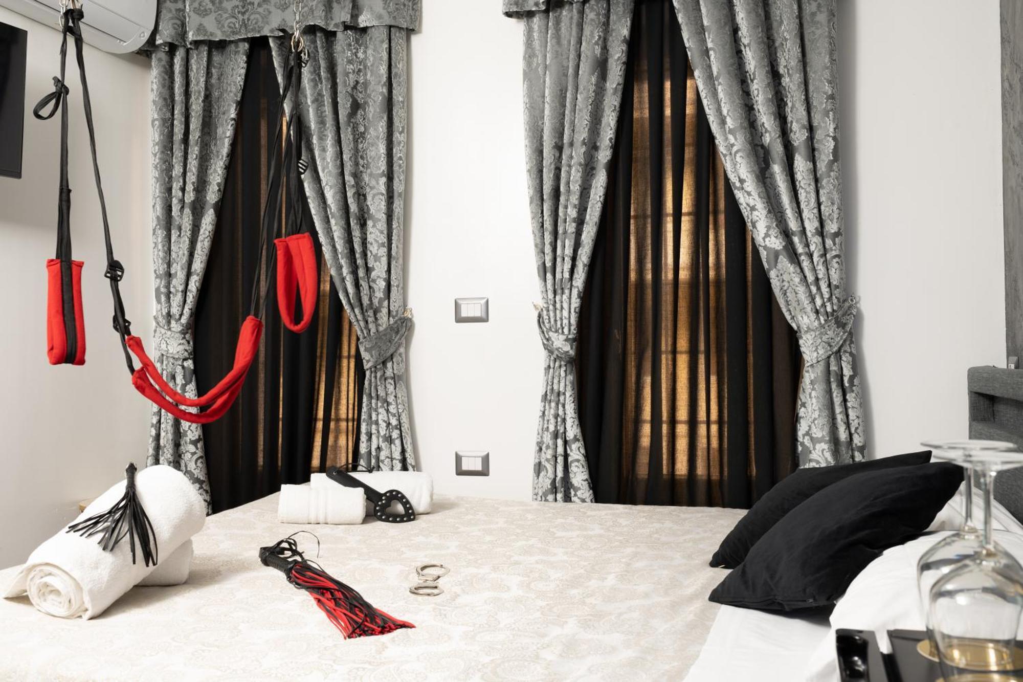 Luxury Bdsm Affittacamere Roma